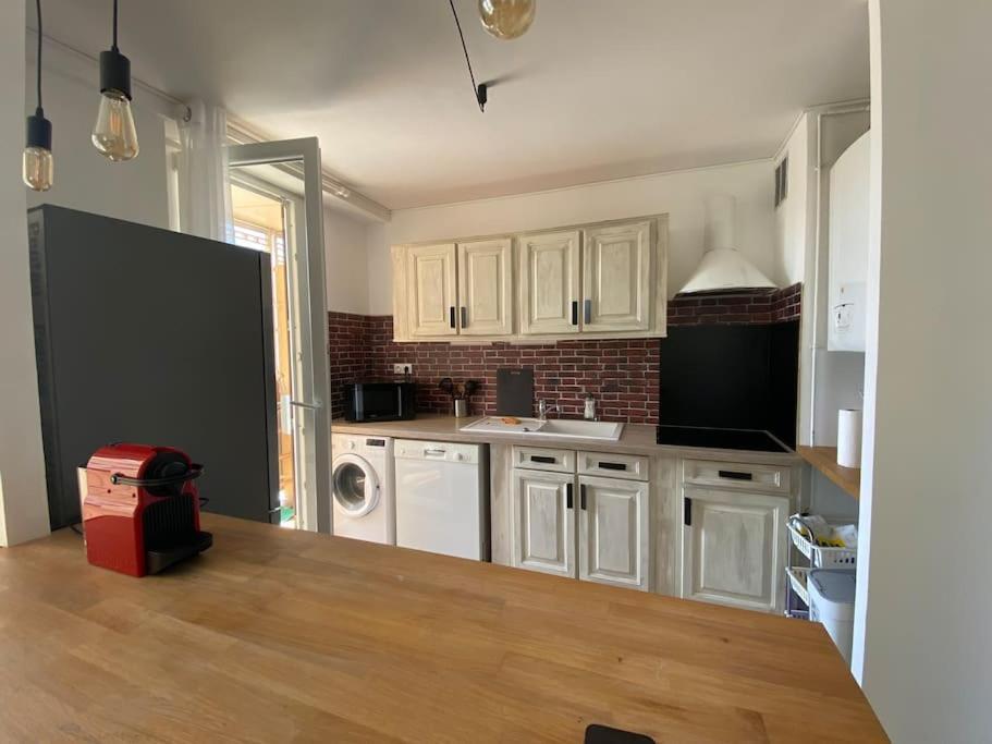 Grand T2 53M2, Proche Plages Et Port , Parking . Apartamento La Ciotat Exterior foto
